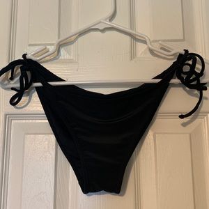 Black string bikini bottoms!!